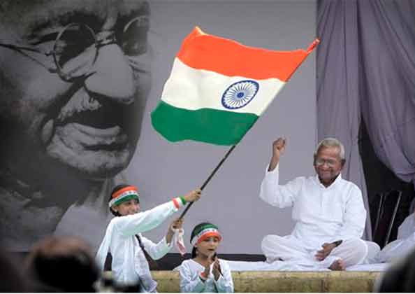 Hazare, Gandhi and the Tiranga Waving Kids - Perfect Pic Hazare, Gandhi and the Tiranga Waving Kids - Perfect Pic